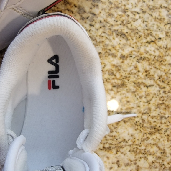 Toddler Fila Sneakers - Picture 6 of 8